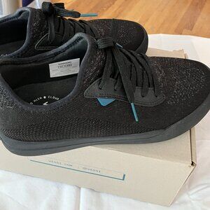 Vessi Weekend Sneaker ** (100 % waterproof) ** W8/M7 ** PERFECT CONDITION!